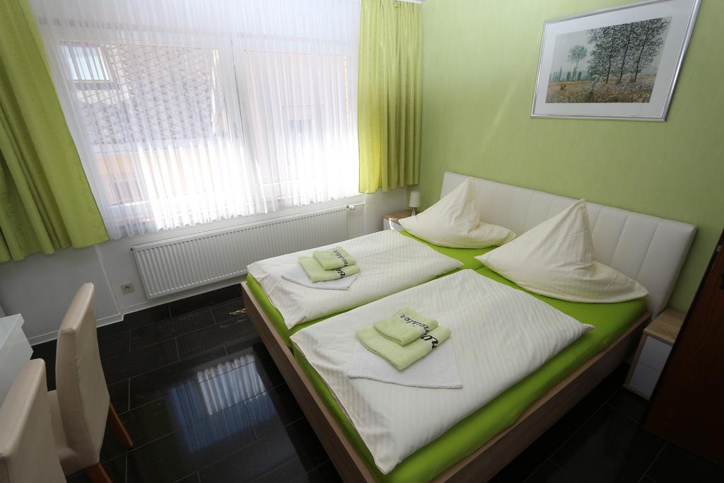 Gaestehaus Am Roemerbad Zell an der Mosel Εξωτερικό φωτογραφία